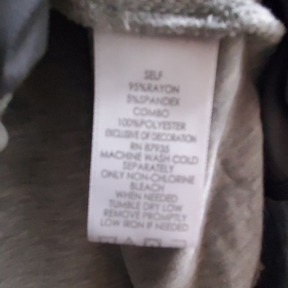 Logo by Lori Goldstein - Picture 5 of 8